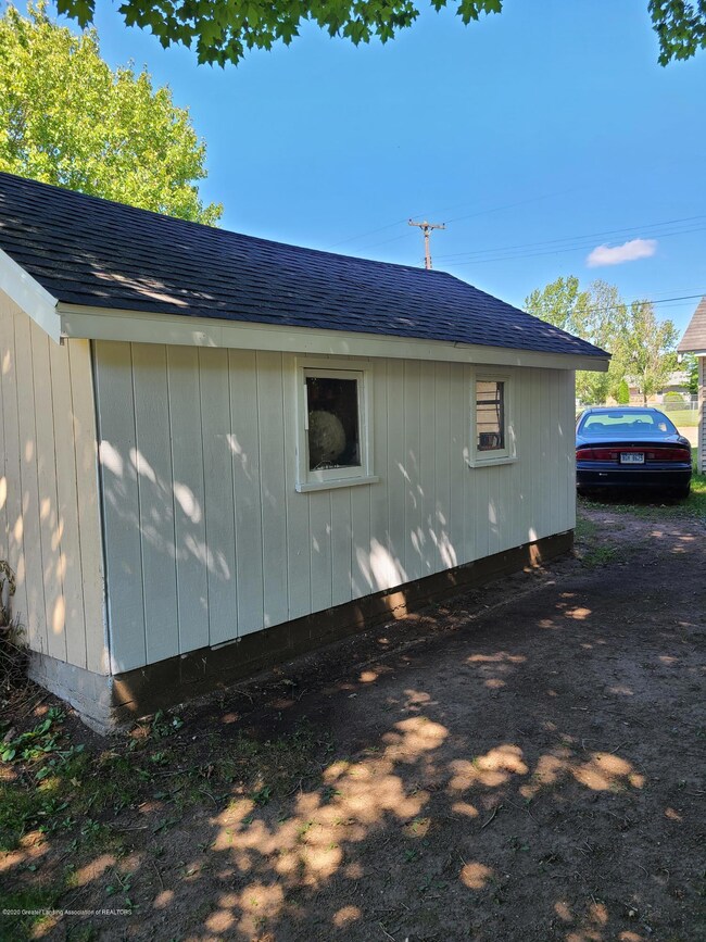 GARAGE