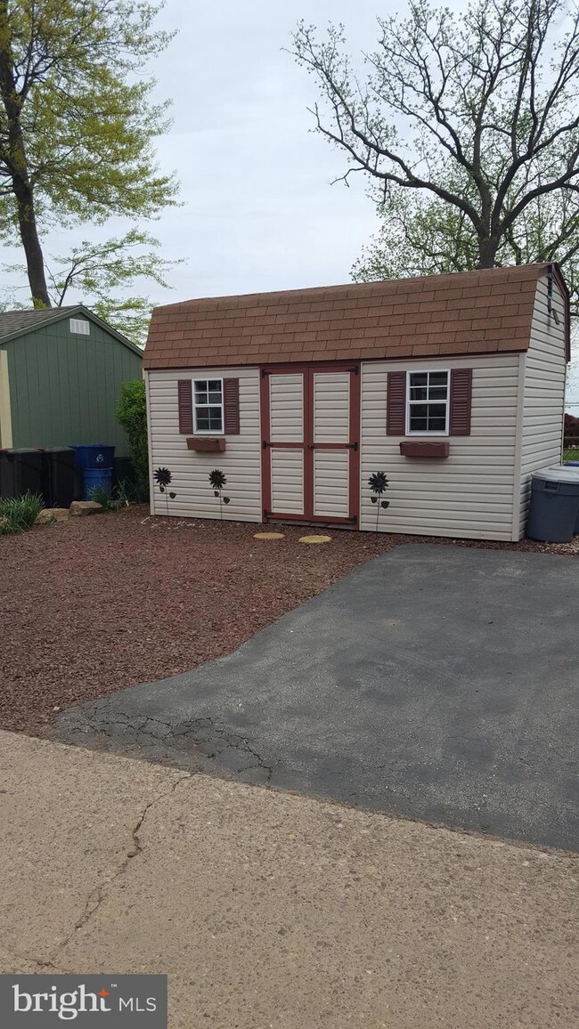 241 Westpark Ln, Clifton Heights, PA 19018 - photo 5