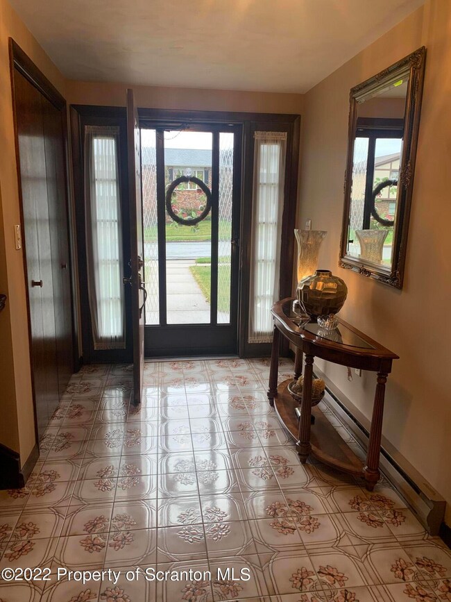 202 Swinick Dr, Dunmore, PA 18512 - photo 5