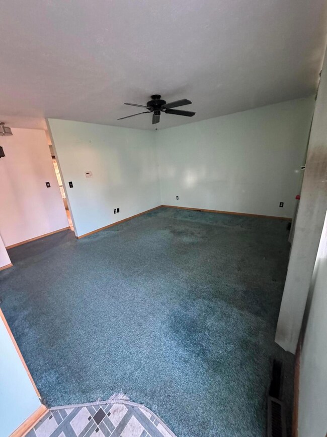 5101 Holbrook Dr, Columbus, OH 43232 - photo 3