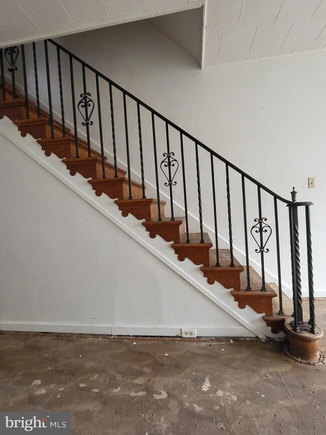 1324 Mulberry St, Reading, PA 19604 - photo 6