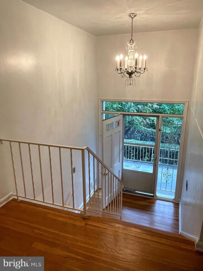 3637 38th St N, Arlington, VA 22207 - photo 6