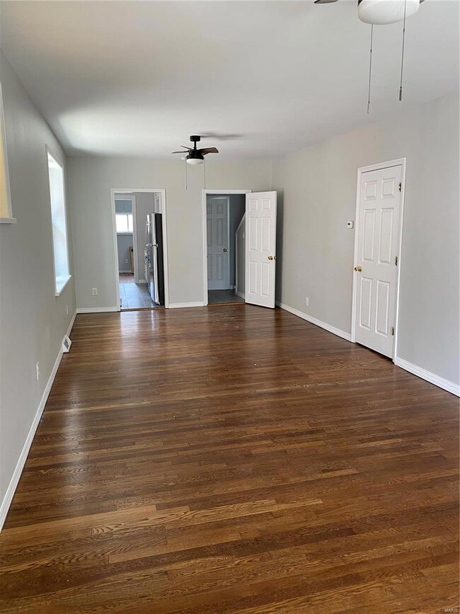 5313 Sutherland Ave, Saint Louis, MO 63109 - photo 3