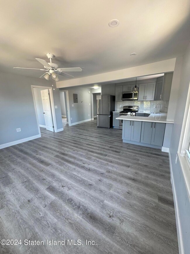 56 Florence St unit 2, Staten Island, NY 10308 - photo 4