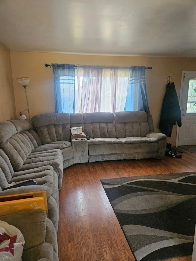 1S156 Radford Ln unit 3, Villa Park, IL 60181 - photo 2