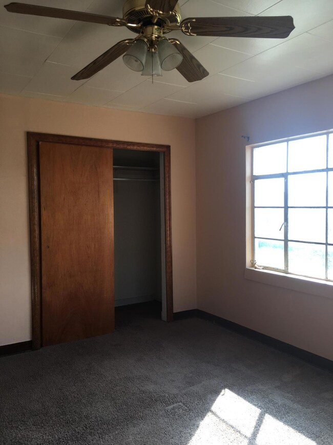 7529 Green Valley Place, El Paso, TX 79915 - photo 5