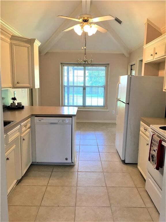 Kitchen with kitchen Dining