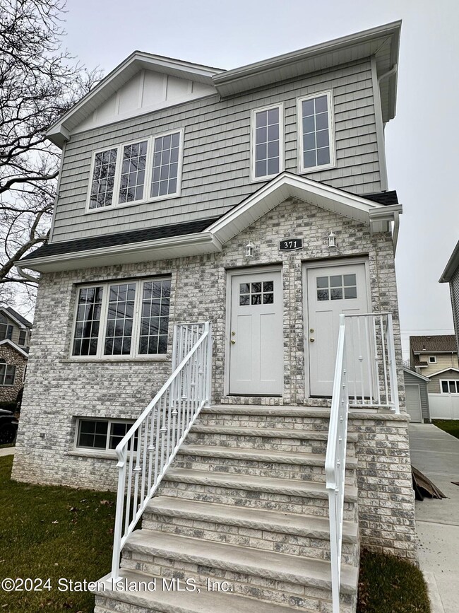 371 Maine Ave unit 2, Staten Island, NY 10314 - photo 2