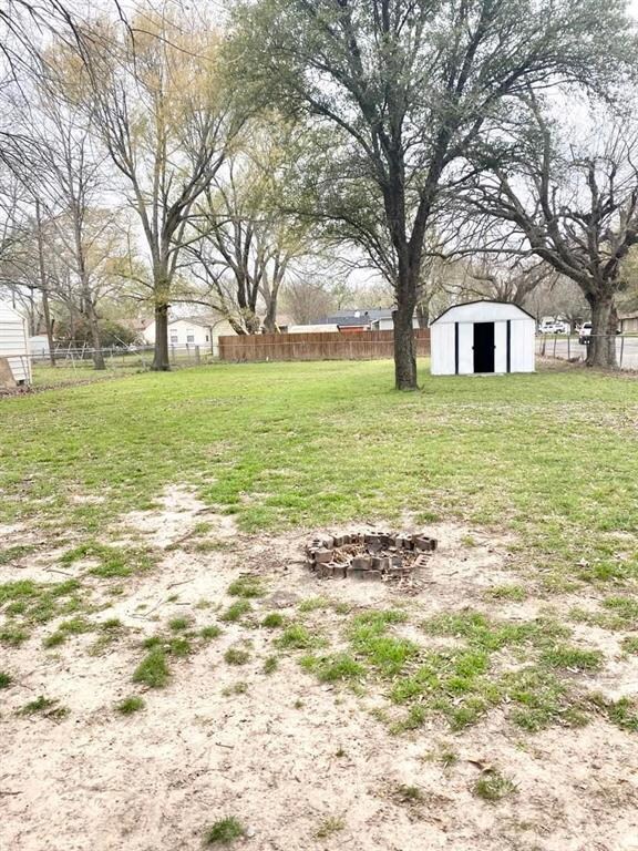 1505 Lynn St, Bonham, TX 75418 - photo 5