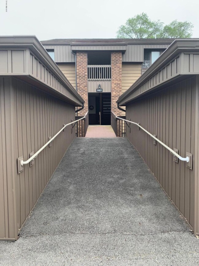 2921 Byron Center Ave SW unit A, Wyoming, MI 49519 - photo 3