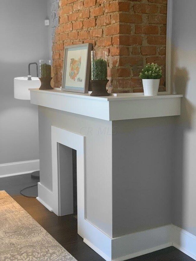 619 Siebert fireplace with exposed brick