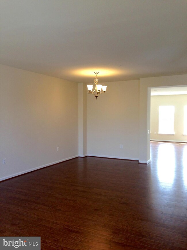 43526 Stonecliff Terrace unit 1B4, Chantilly, VA 20152 - photo 5