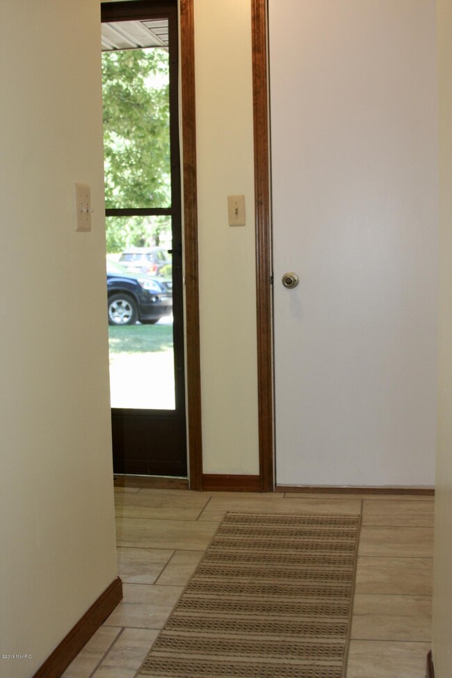 2154 Wildfield Dr NE unit 1, Grand Rapids, MI 49505 - photo 4