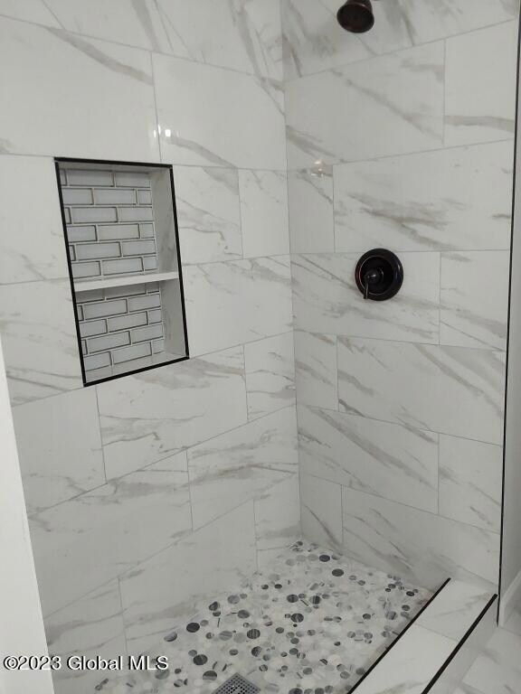 4312 Buckingham Dr, Schenectady, NY 12304 - photo 6