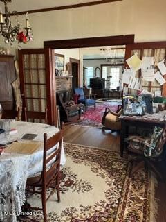 hwy 6 dining rm