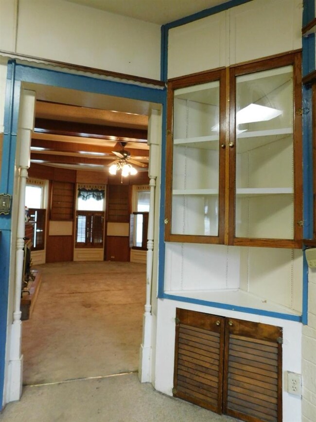 704 E 4th St N, Newton, IA 50208 - photo 3