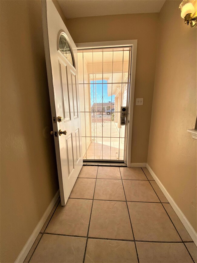 3240Kilgore-EntryFoyer-1-22-21