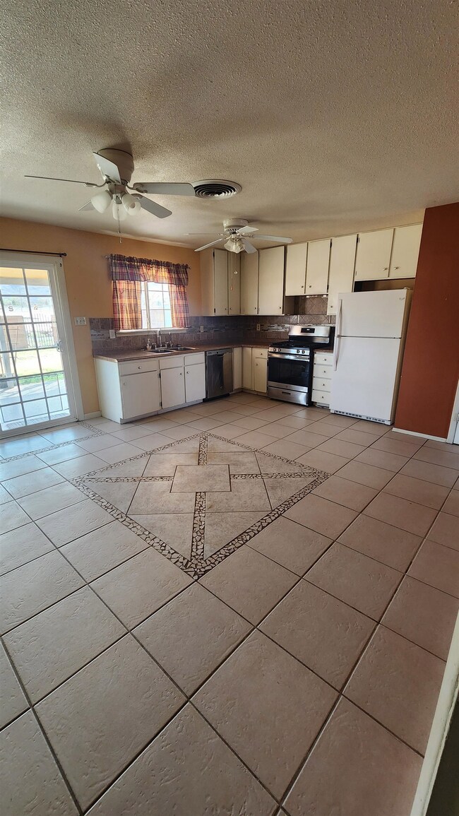 207 Plainview Dr, Alamogordo, NM 88310 - photo 4