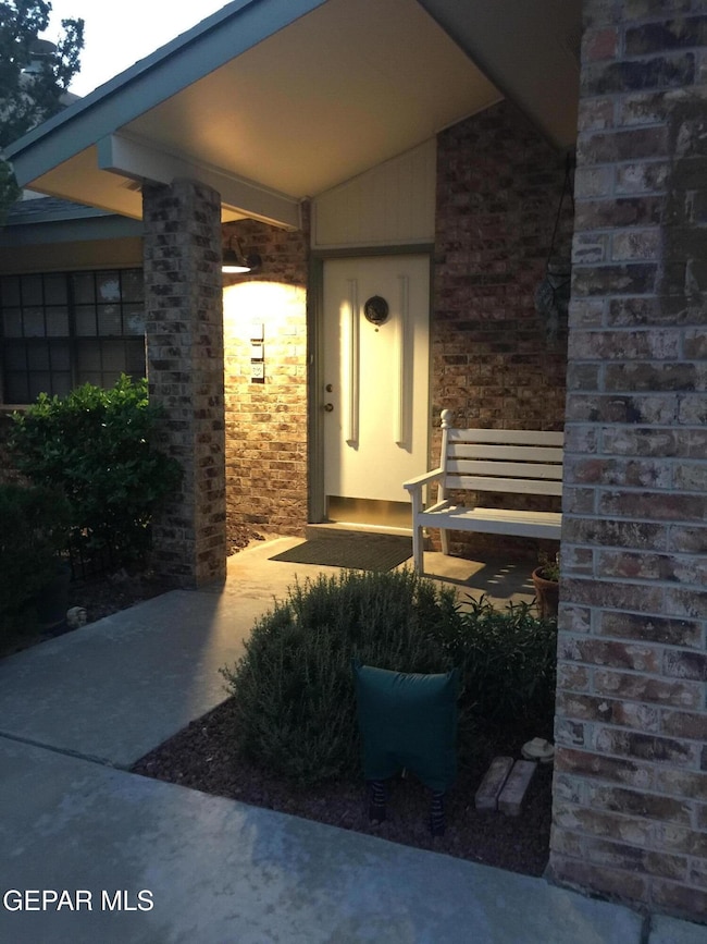 729 Martha Gale Dr, El Paso, TX 79912 - photo 3