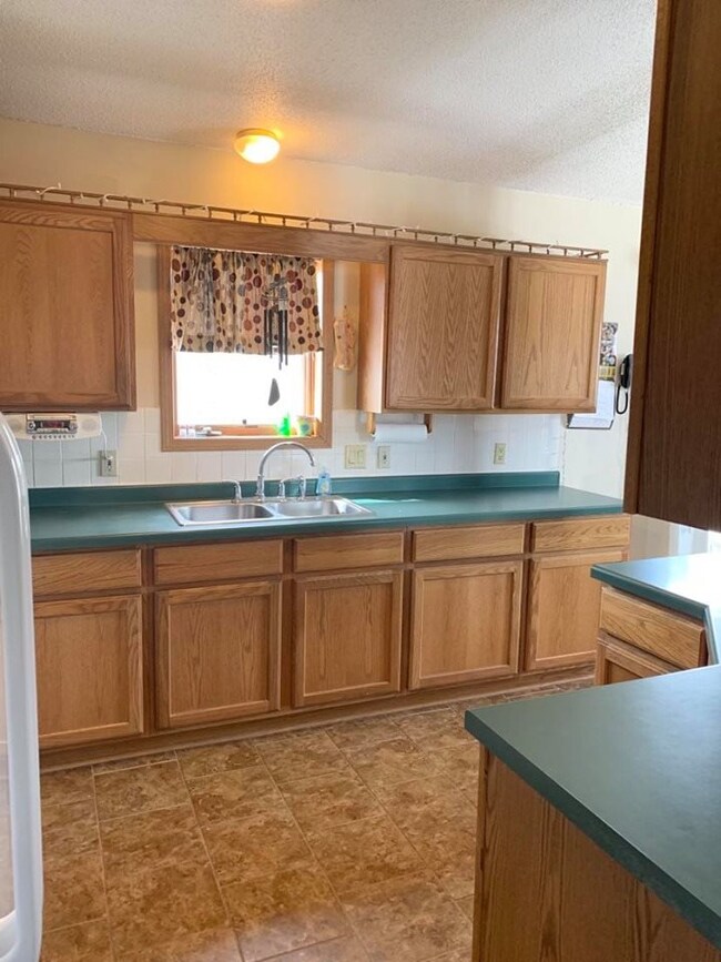 105 Jentz Dr, Potosi, WI 53820 - photo 4