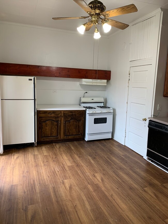 222 N West St unit 1, Waukegan, IL 60085 - photo 2