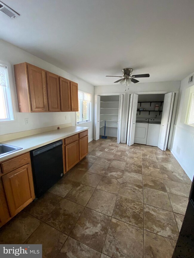 3305 Shore Dr, Annapolis, MD 21403 - photo 5