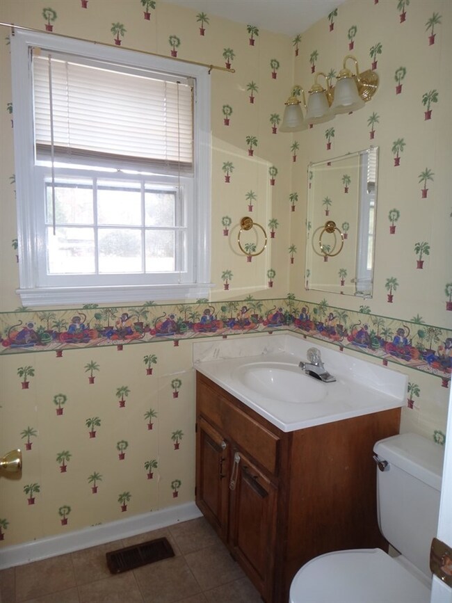 800 Smallwood Dr, Jacksonville, NC 28540 - photo 7