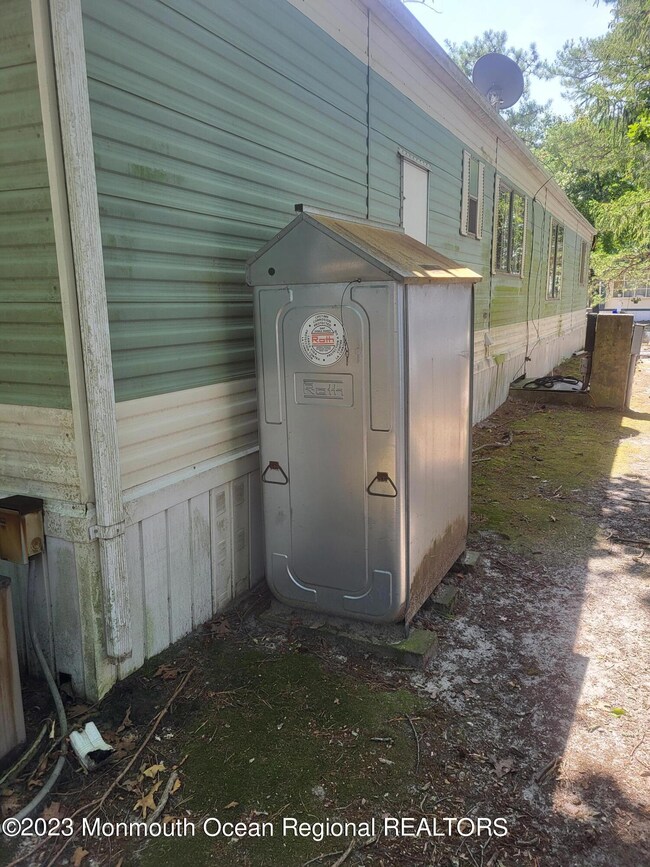 11 Panda Ct - Above Ground Oil Tank