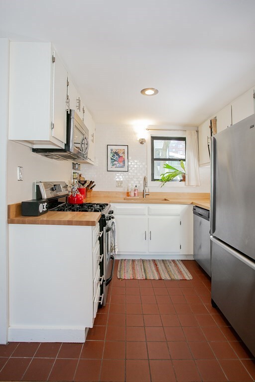 6 Lilac Ct, Cambridge, MA 02141 - photo 6