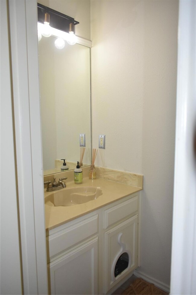 Downstairs half bath