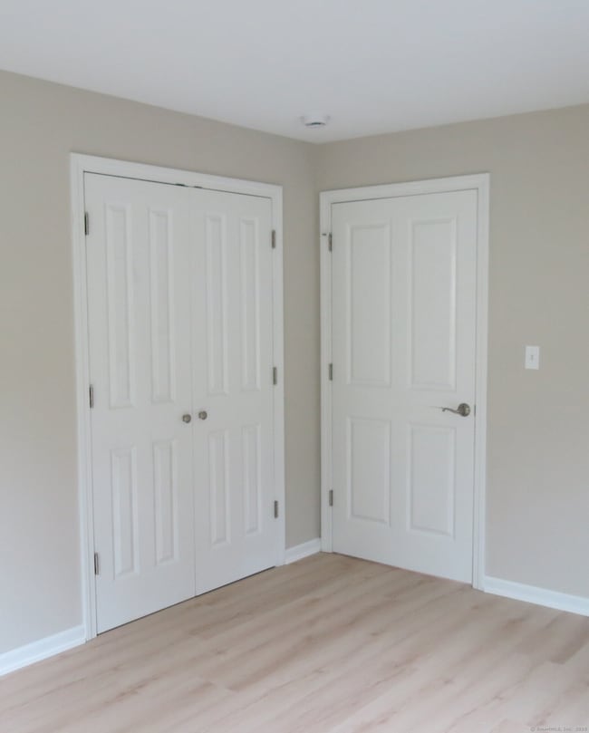 115 Sillimanville Rd, Moodus, CT 06469 - photo 7