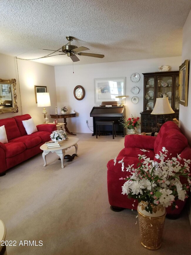 10607 W Highwood Ln, Sun City, AZ 85373 - photo 4