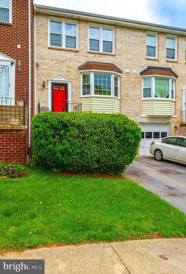 11643 Cosca Park Dr, Clinton, MD 20735 - photo 2