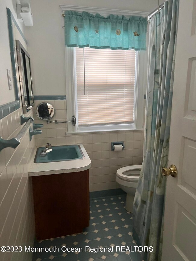 367 W Park Ave, Oakhurst, NJ 07755 - photo 4