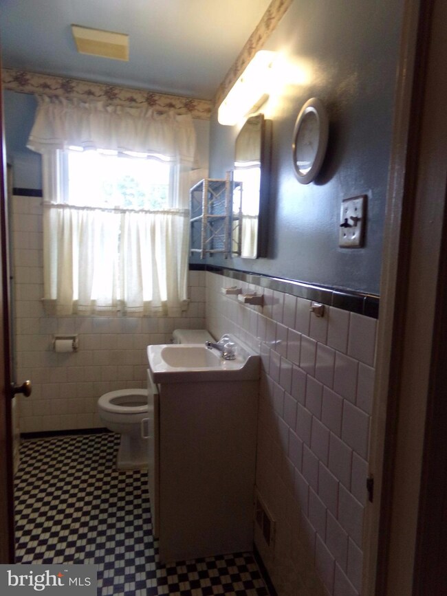 2013 Crestview Rd, Baltimore, MD 21239 - photo 6