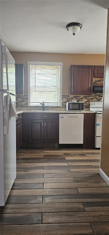 79 Mccabe Ave, Pawtucket, RI 02861 - photo 2