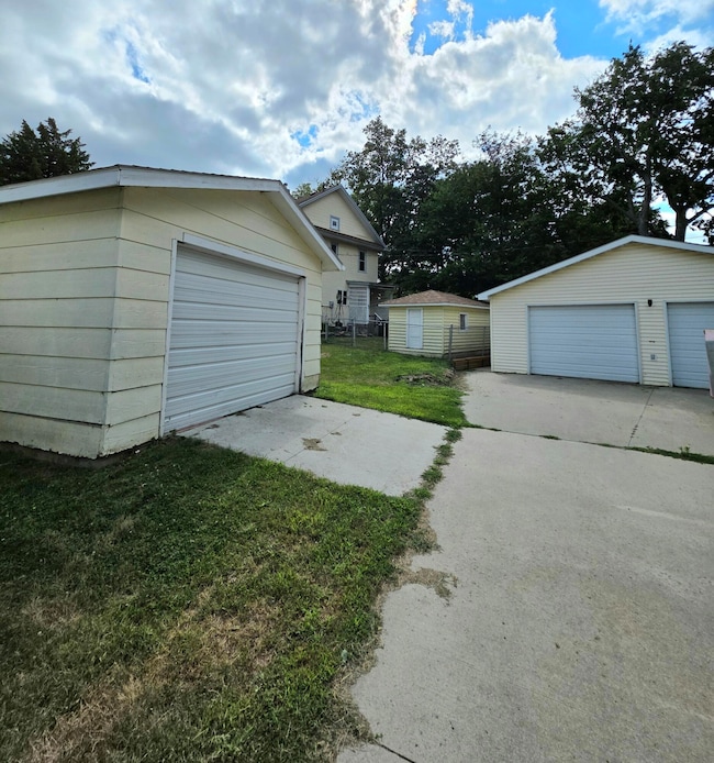 922 University Blvd, Mitchell, SD 57301 - photo 4