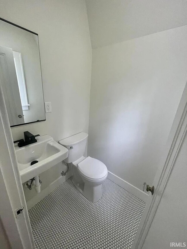 611 S Eagleson Ave, Bloomington, IN 47401 - photo 5