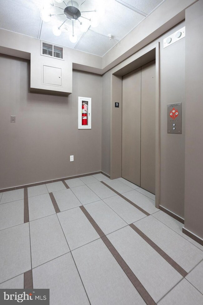 The Crescent unit 911, Silver Spring, MD 20910 - photo 7