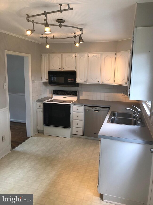 100 Sandra Rd, Wilmington, DE 19803 - photo 7