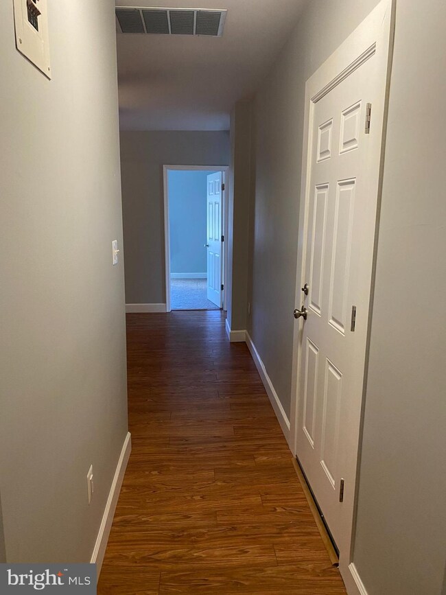 22 Bloomsbury Ave unit B, Baltimore, MD 21228 - photo 3