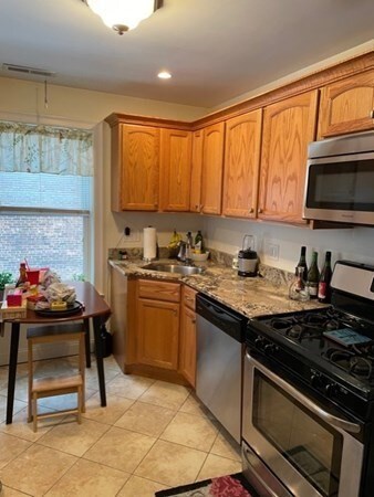 7 Hill Ct unit 6C, Stoneham, MA 02180 - photo 3