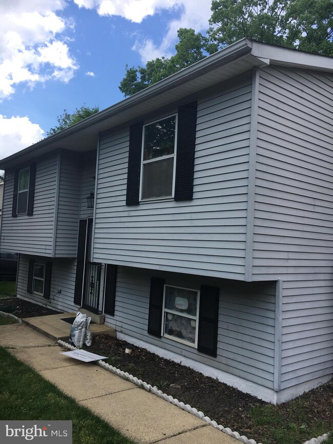 7508 Garrison Rd, Hyattsville, MD 20784 - photo 3