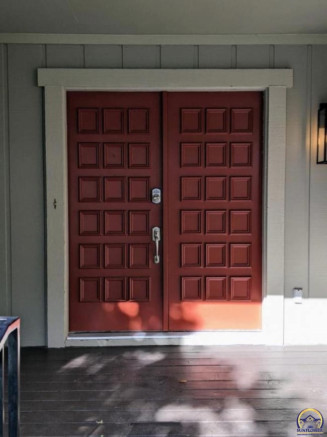 43 SW Pepper Tree Ln, Topeka, KS 66611 - photo 3