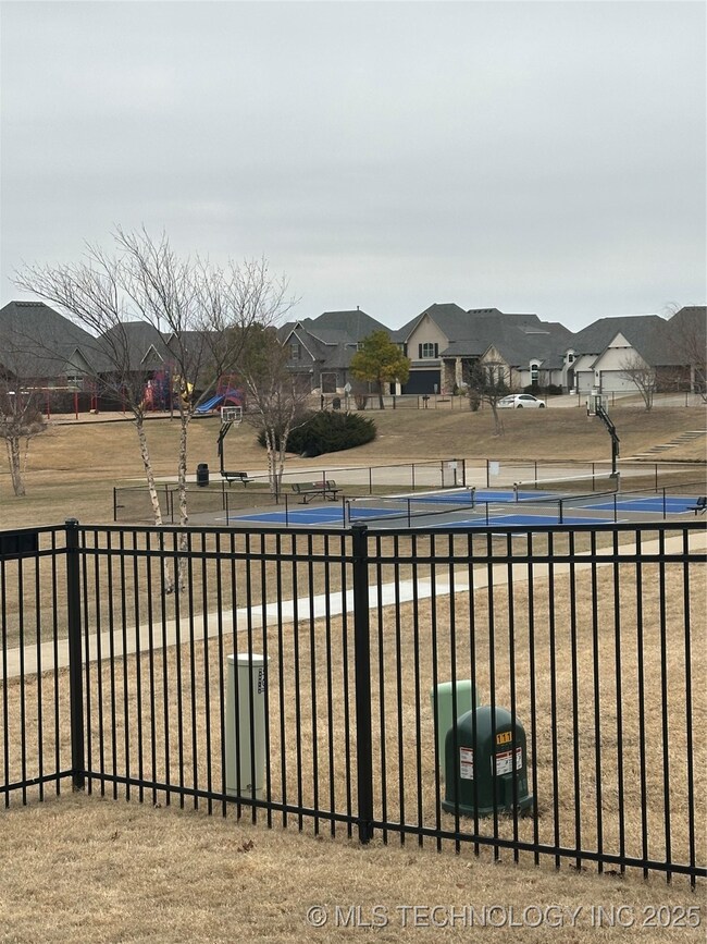 219 W 130th St S, Jenks, OK 74037 - photo 3
