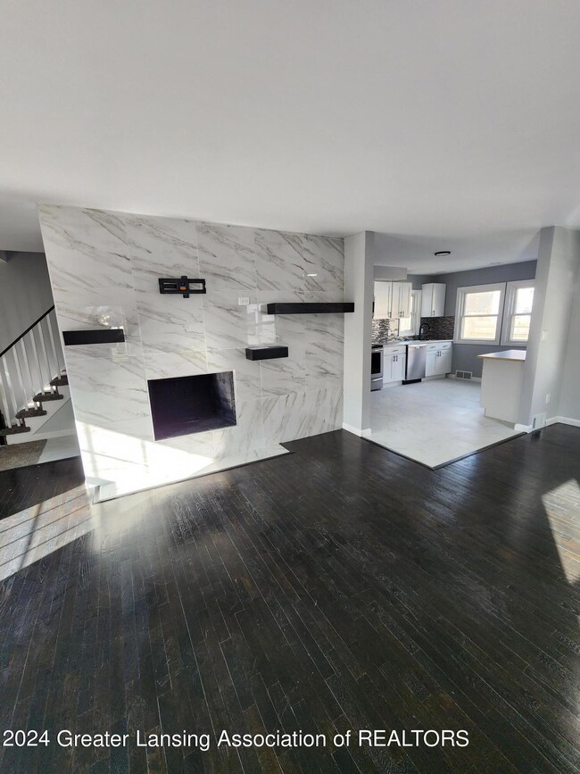 2511 Fairfax Rd, Lansing, MI 48910 - photo 6