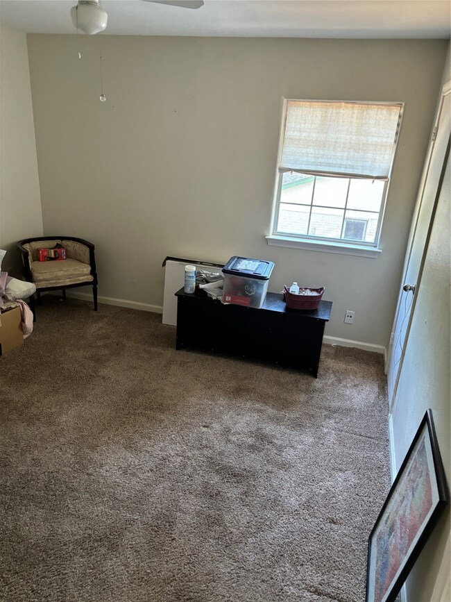 7039 Oak Bough Dr, Houston, TX 77088 - photo 6