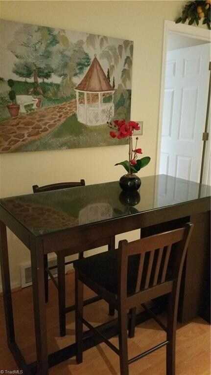 Eat in area in the kitchen