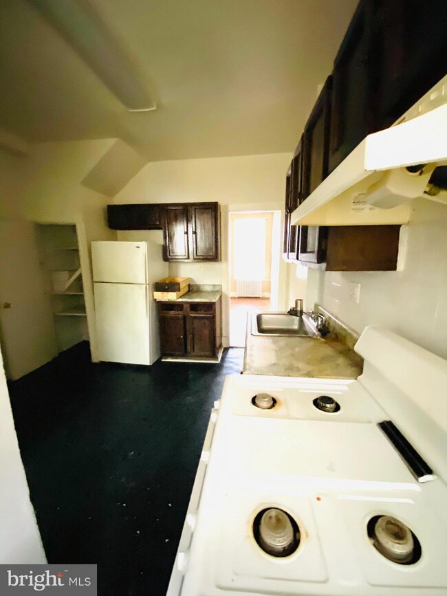 813 W Virginia Ave NE, Washington, DC 20002 - photo 4