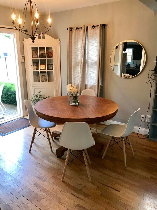 513 S Dexter Dr, Lansing, MI 48910 - photo 5